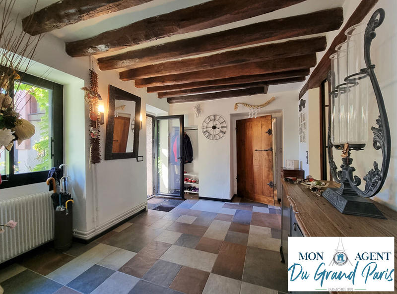 Maison - 273 m² - 8 pièces