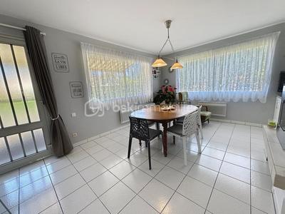 Maison traditionnelle - 142 m² - 4 pièces