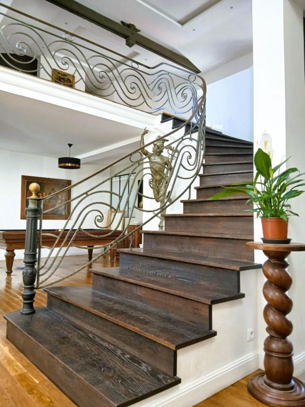 Demeure - 305 m² - 7 pièces