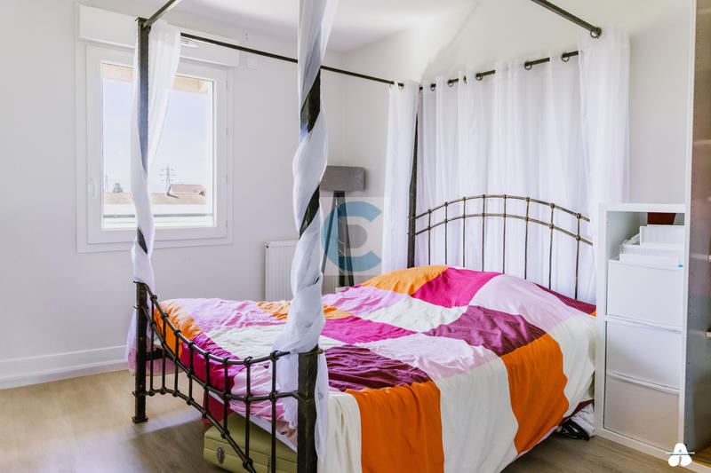 Appartement - 100 m² - 5 pièces