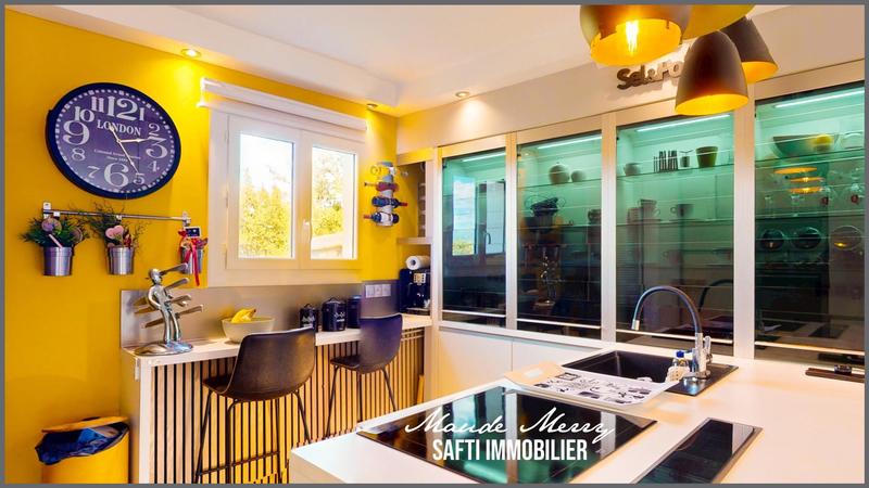 Maison - 163 m² - 7 pièces