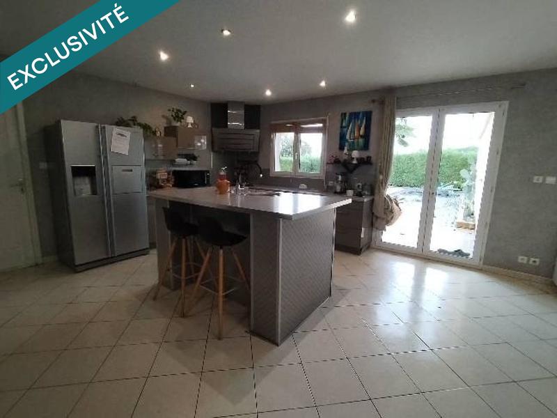 Villa - 200 m² - 9 pièces