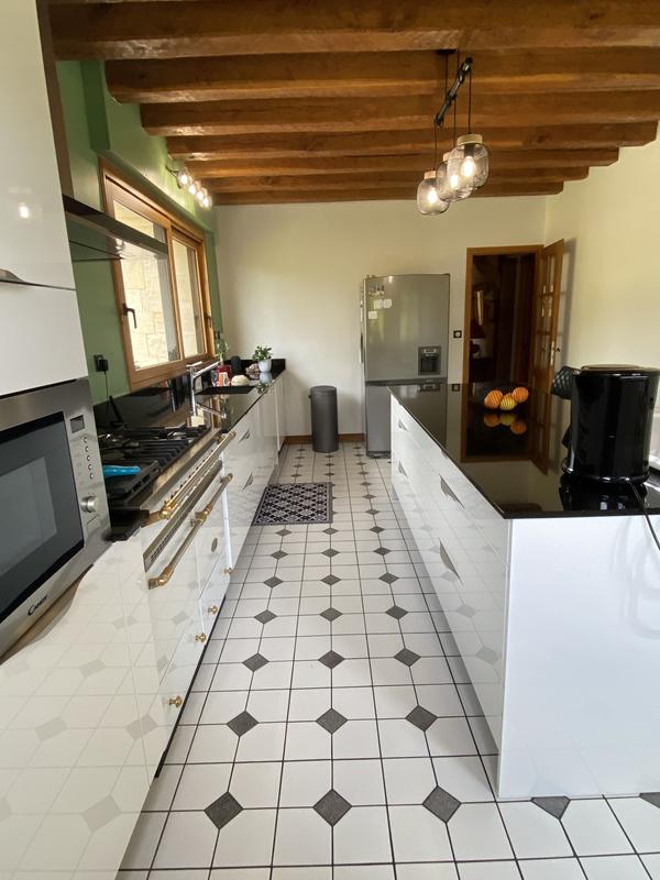 Propriété - 248 m² - 6 pièces