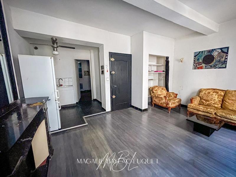 Immeuble - 103 m² - 6 pièces