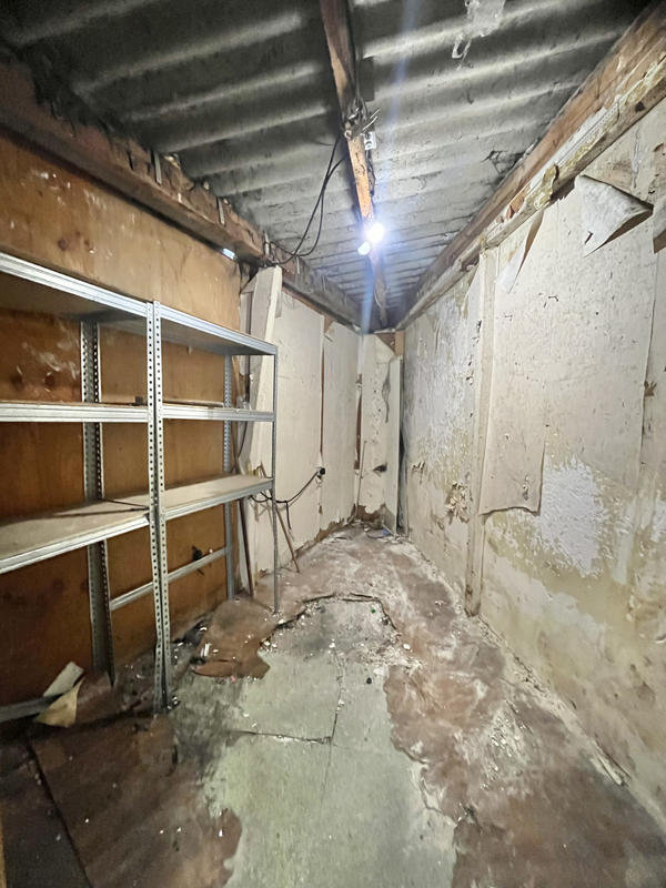 Local commercial - 1 229 m² - 5 pièces