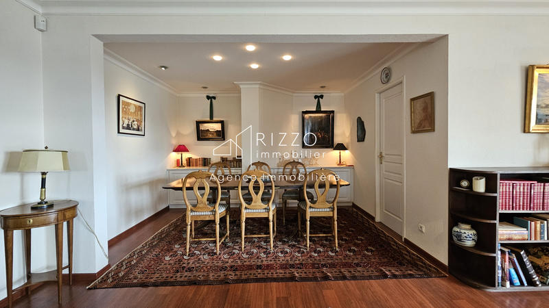 Appartement - 152 m² - 5 pièces