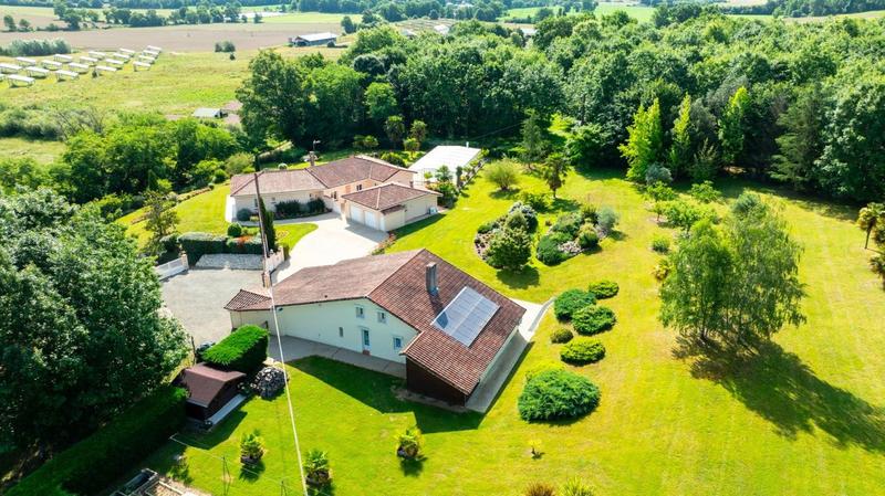 Villa - 335 m² - 11 pièces