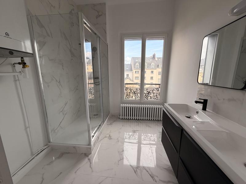 Appartement - 111 m² - 5 pièces