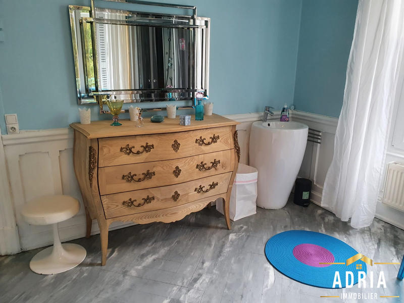 Maison - 450 m² - 17 pièces