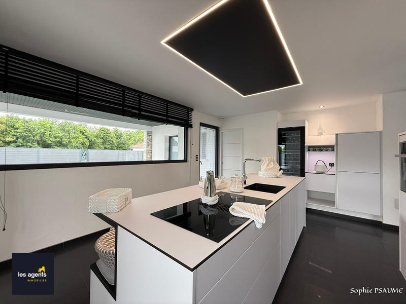 Maison - 103 m² - 4 pièces