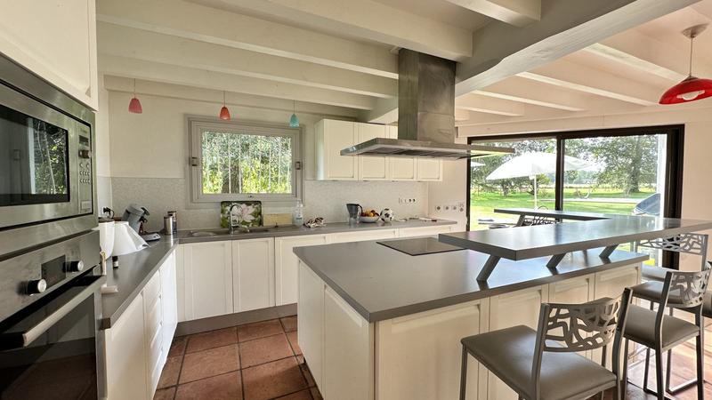 Maison contemporaine - 213 m² - 6 pièces