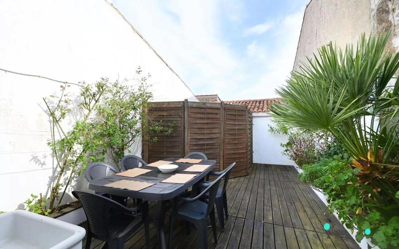 Propriété - 148 m² - 6 pièces