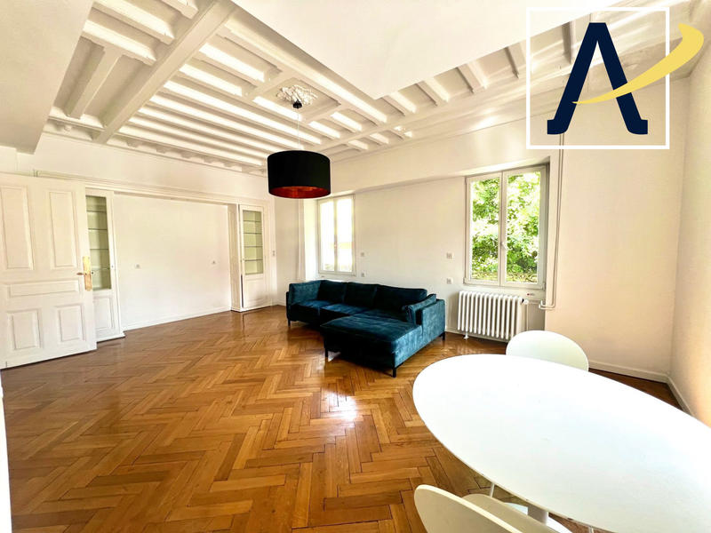 Appartement - 290 m² - 8 pièces