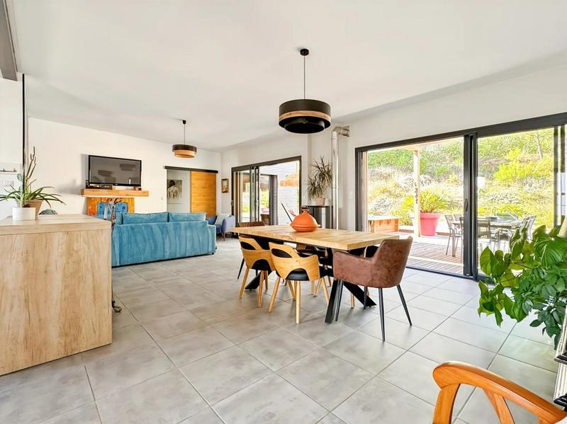 Villa - 160 m² - 5 pièces