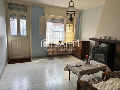 Maison - 98 m² - 5 pièces