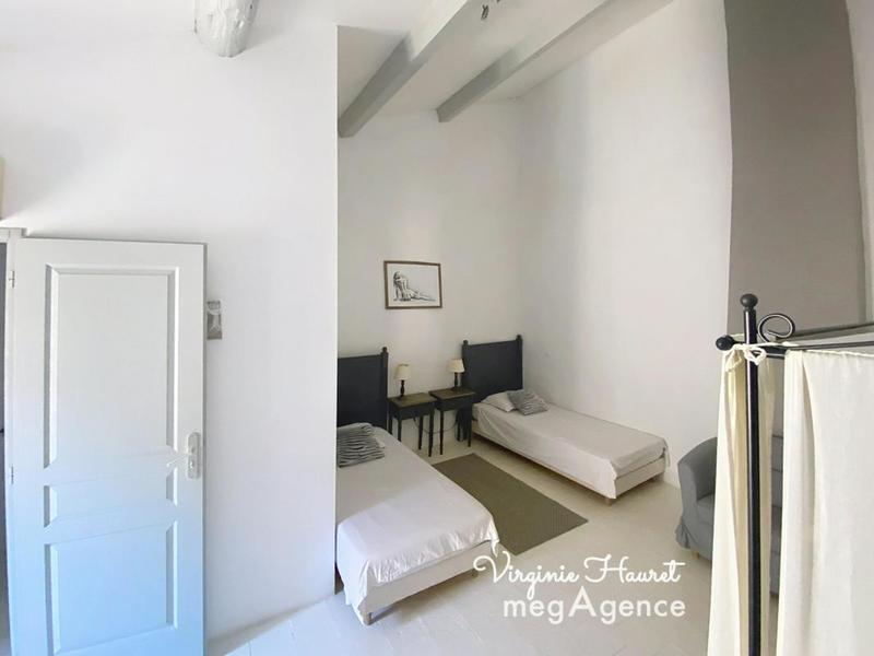 Maison - 270 m² - 10 pièces