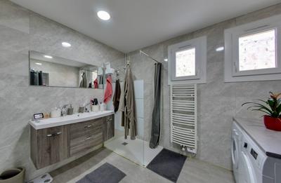 Maison traditionnelle - 228 m² - 8 pièces