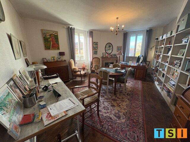 Maison de village - 227 m² - 8 pièces