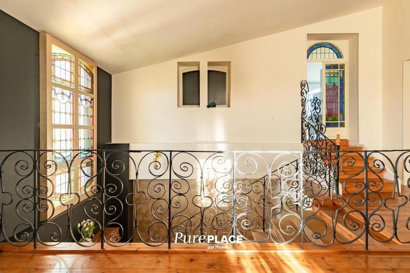 Demeure - 390 m² - 7 pièces