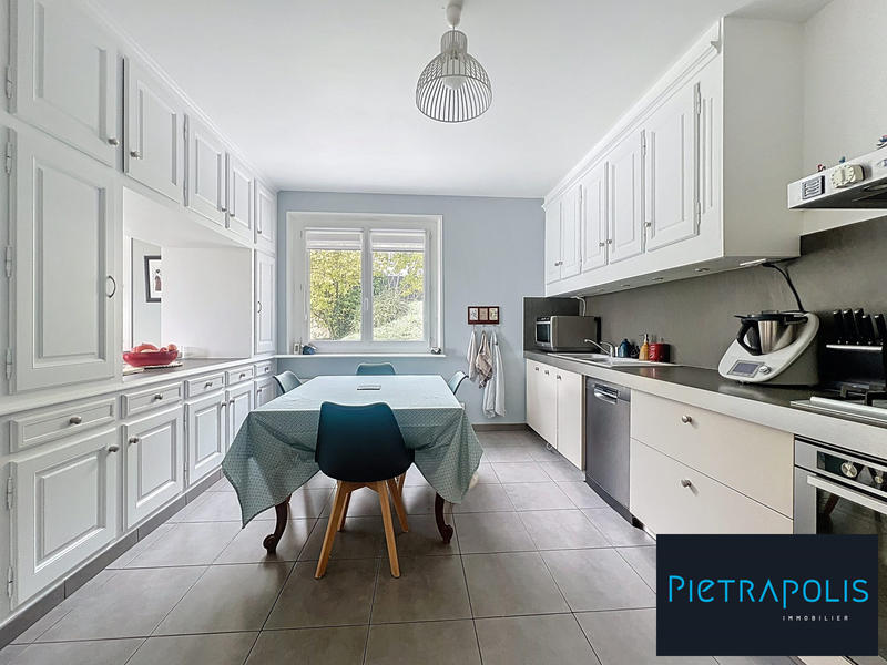 Villa - 313 m² - 8 pièces