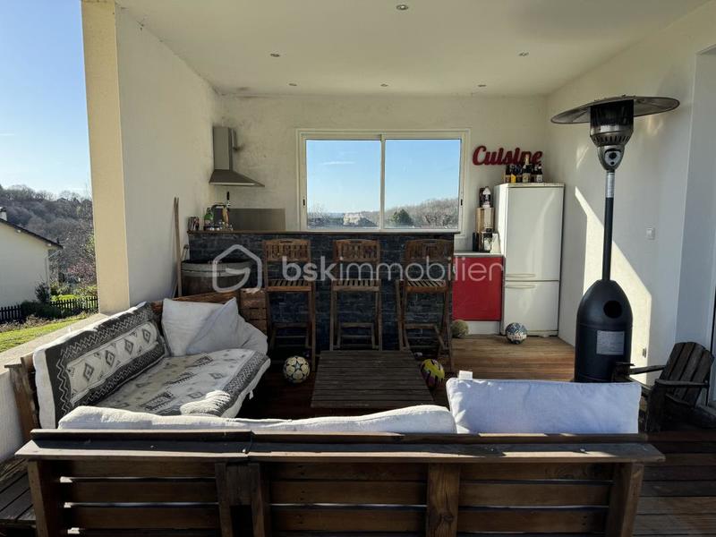 Maison - 240 m² - 7 pièces