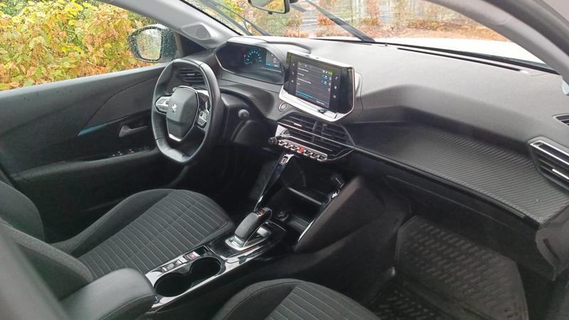 Peugeot E-208 136 50kWh Style