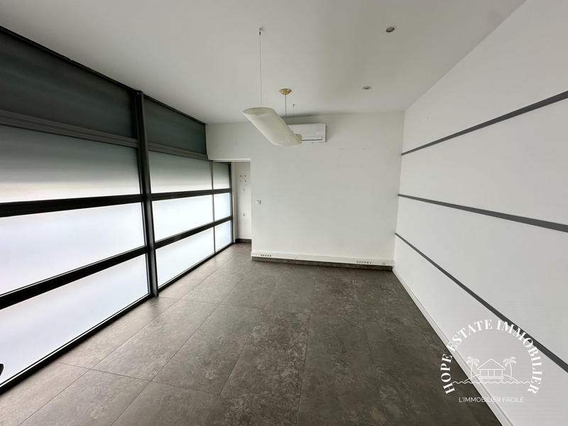 Local d'activités - 755 m²