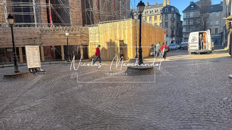 Local commercial - 90 m² - 2 pièces