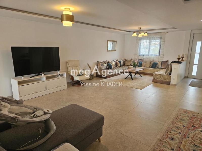 Maison traditionnelle - 185 m² - 6 pièces