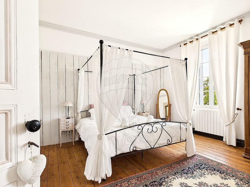 Maison de maîtres - 531 m² - 11 pièces