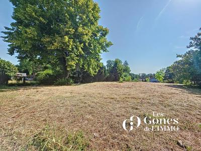 Terrain constructible - 989 m²
