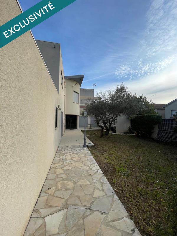 Maison - 180 m² - 9 pièces