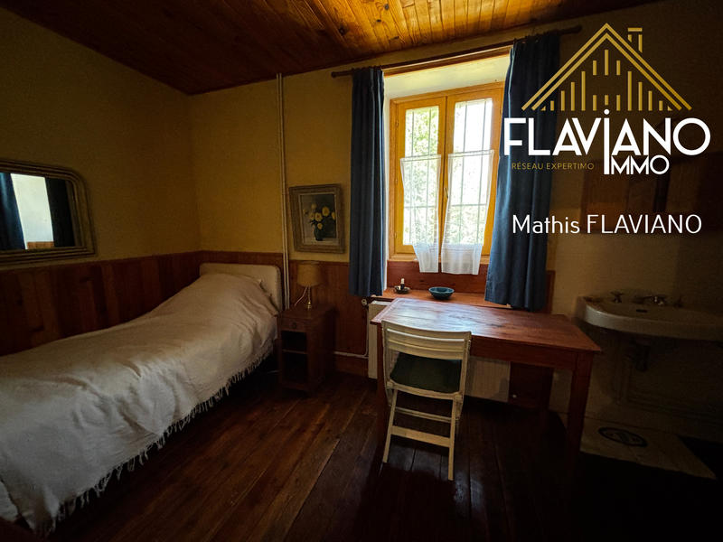 Maison - 804 m² - 12 pièces