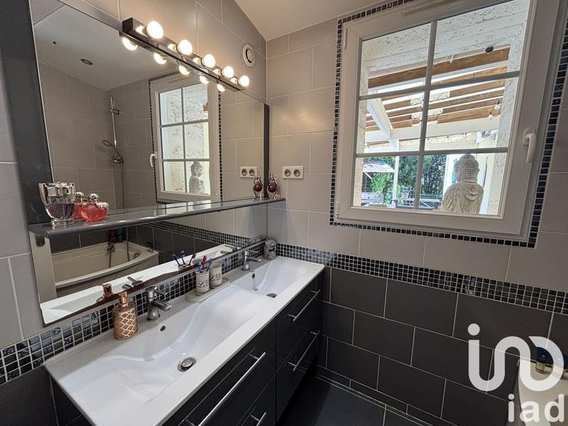 Maison - 215 m² - 8 pièces