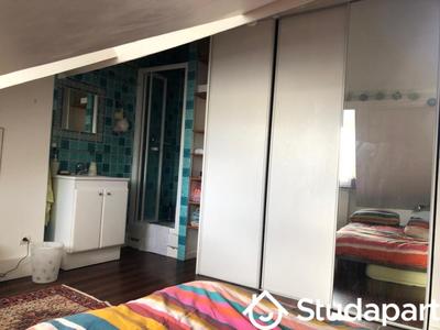 Chambre - 10 m² - 1 pièce