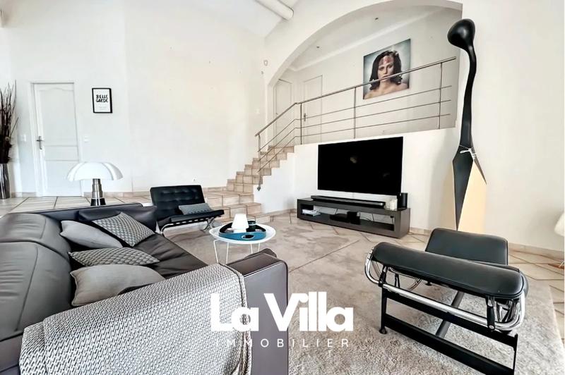 Villa - 200 m² - 5 pièces