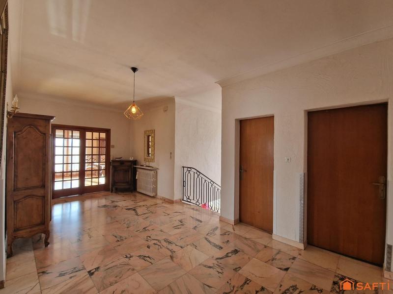 Maison - 223 m² - 7 pièces