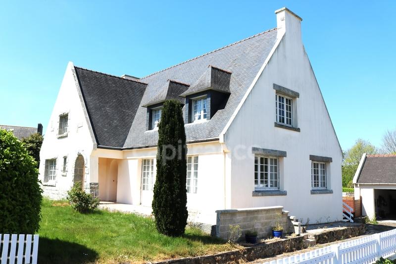 Maison - 205 m² - 8 pièces