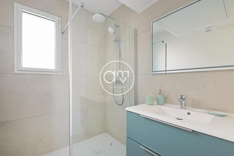 Appartement - 80 m² - 4 pièces