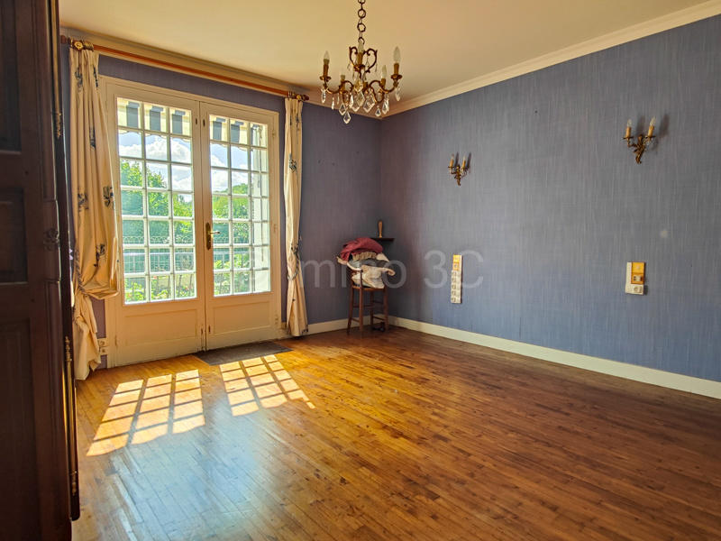 Maison de village - 203 m² - 9 pièces