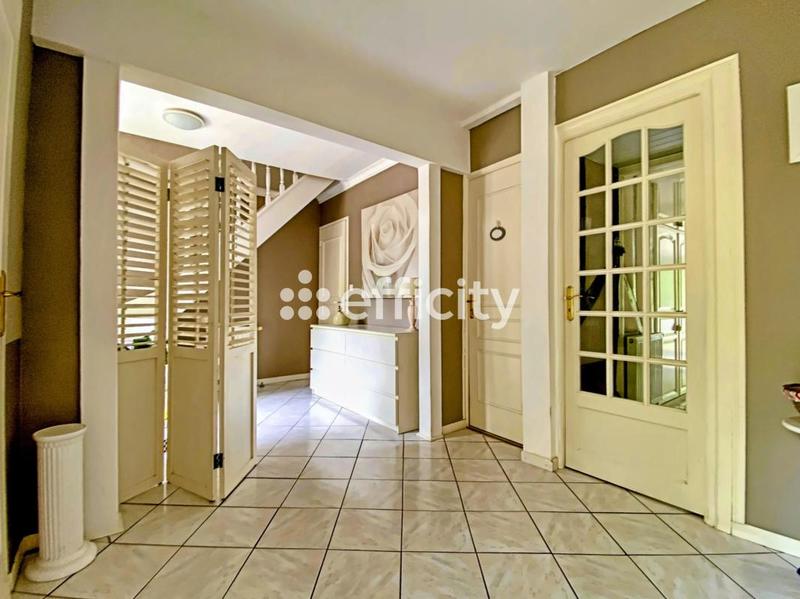 Maison - 164 m² - 8 pièces