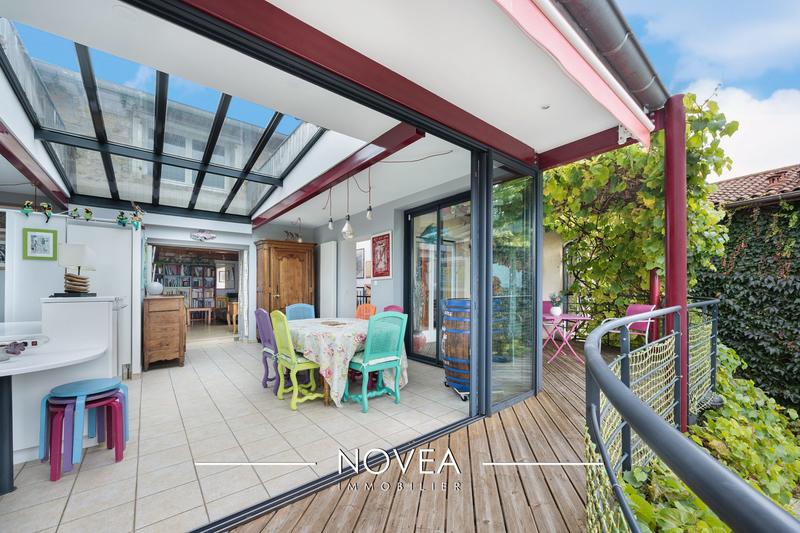 Maison ancienne - 205 m² - 8 pièces