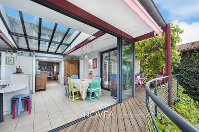 Maison ancienne - 205 m² - 8 pièces