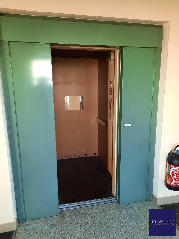 Maison - 2 260 m² - 65 pièces