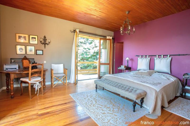 Villa - 216 m² - 8 pièces