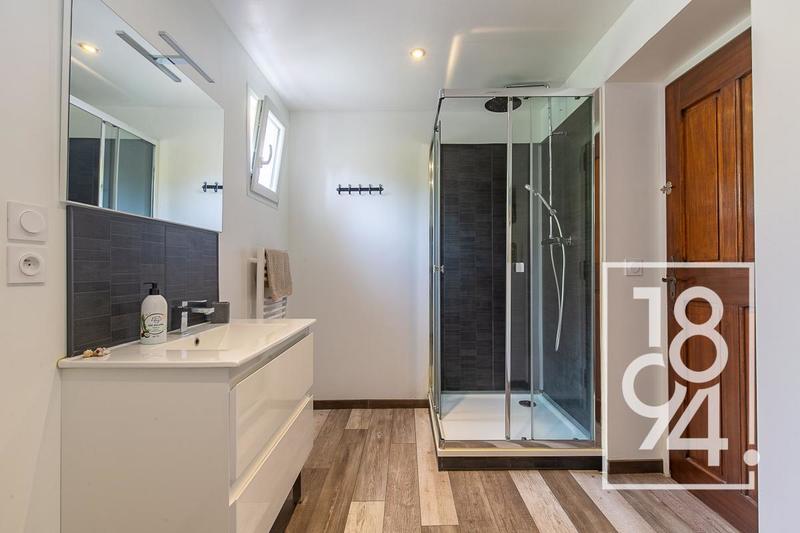 Maison - 397 m² - 7 pièces