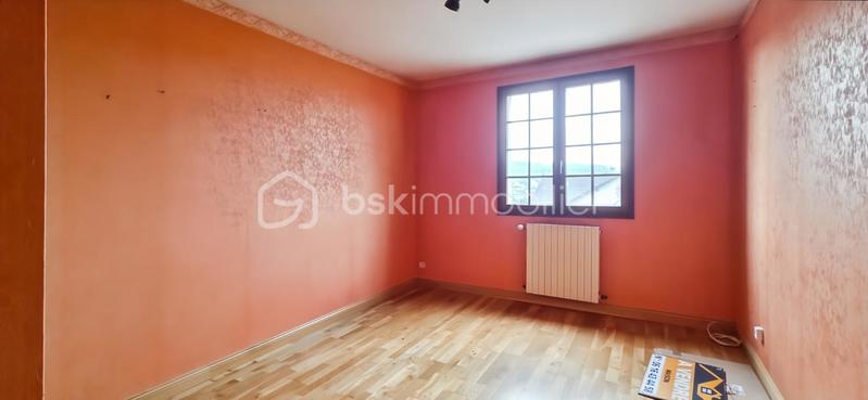 Maison traditionnelle - 198 m² - 8 pièces