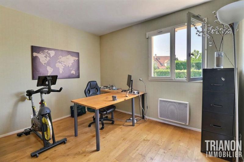 Maison - 240 m² - 9 pièces