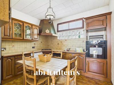 Appartement - 93 m² - 6 pièces