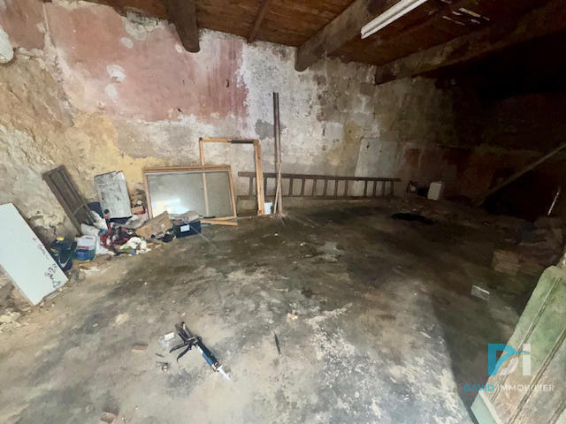 Parking / Garage - 35 m²